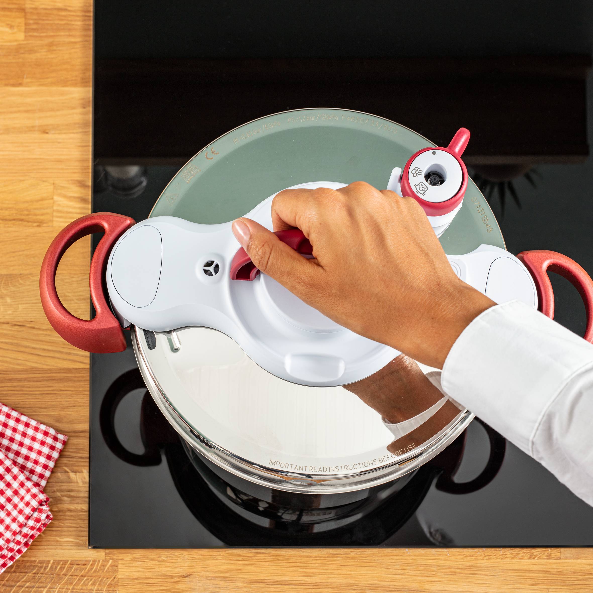 ClipsoMinut Perfect, Тенджера под налягане P4620733, 6L, Парна кошница