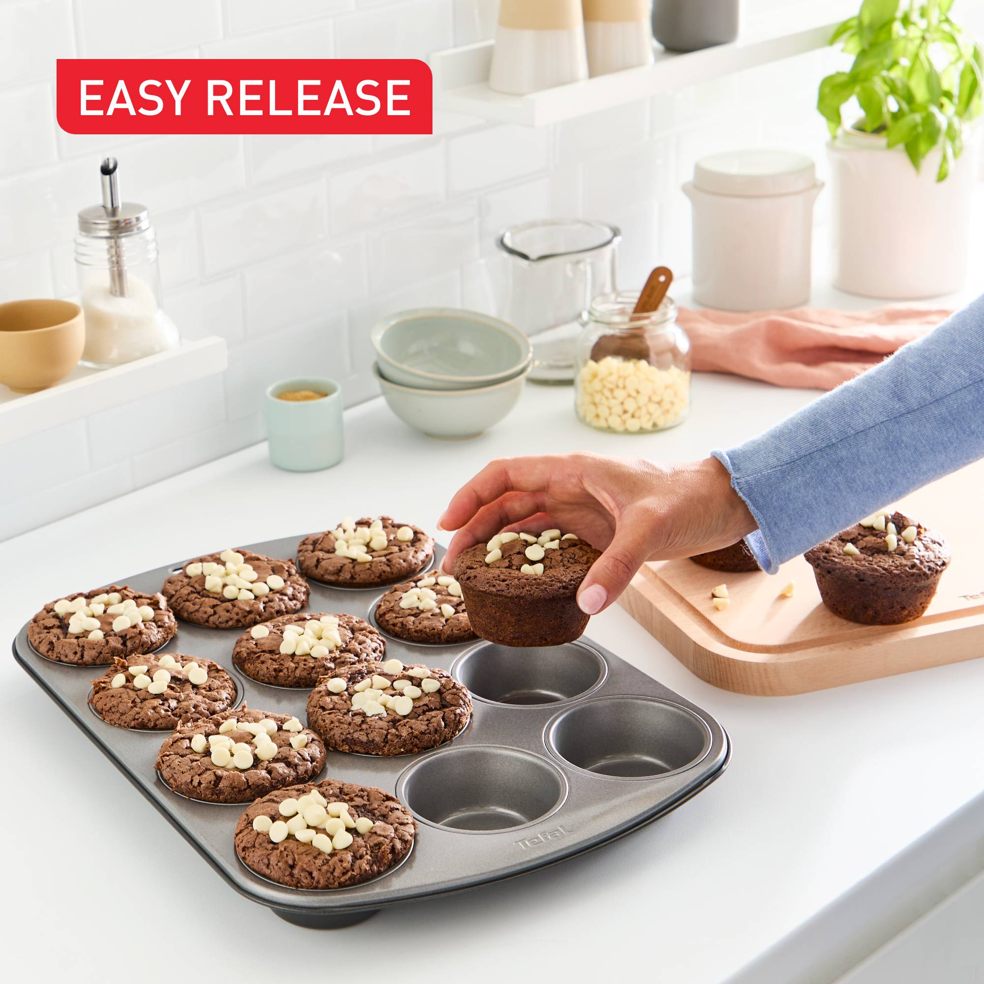 Форма за печива Easybake K122S504 за 12 бр. мъфини, размери 38 X 27 см