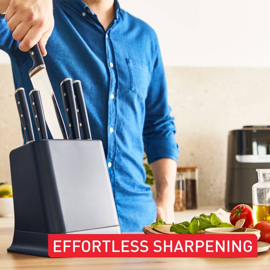Комплект ножове EverSharp: 5 ножа с блок за съхранение с вградено точило