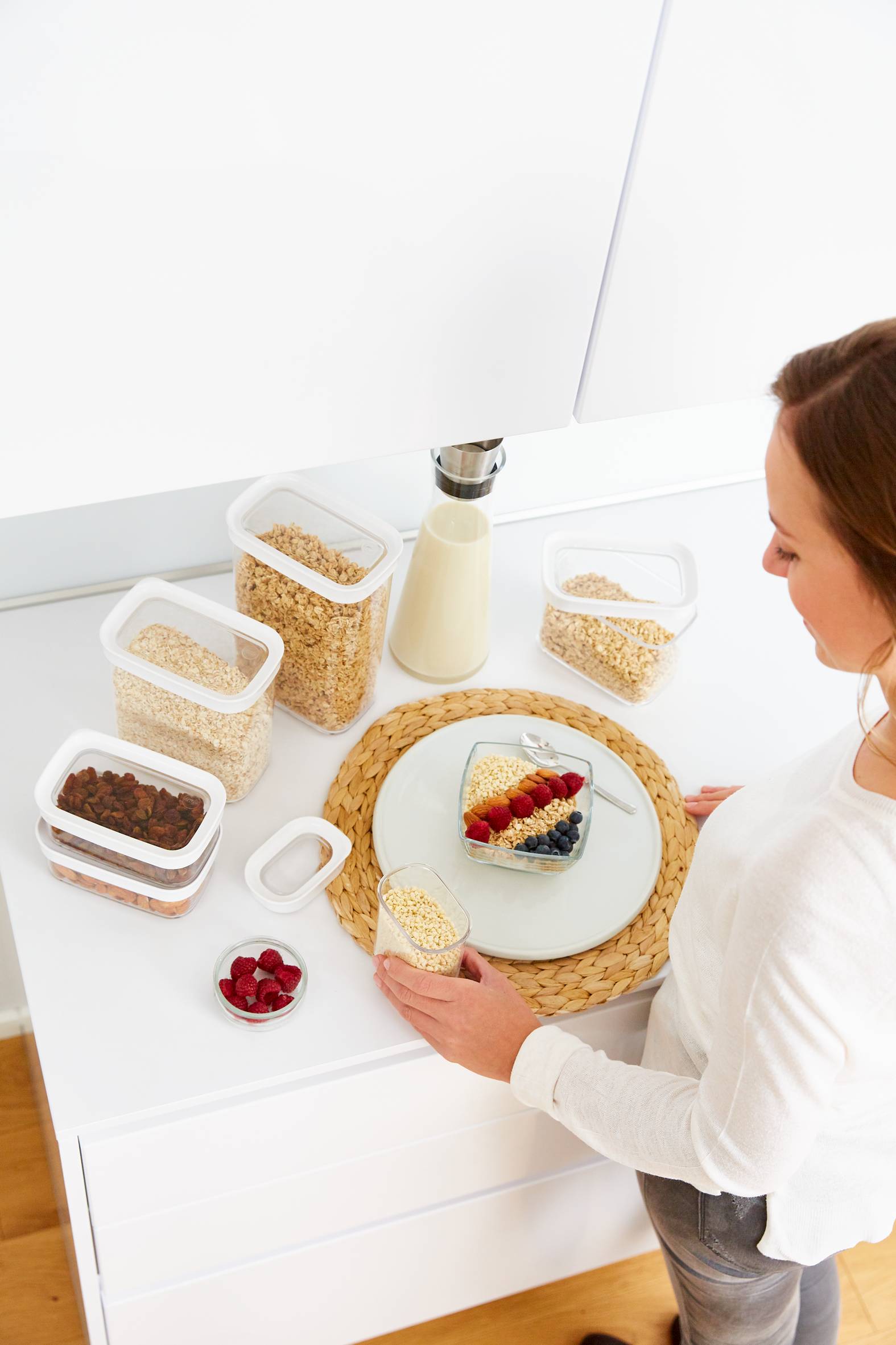 ПЛАСТМАСОВА КУТИЯ 1л  N1141010